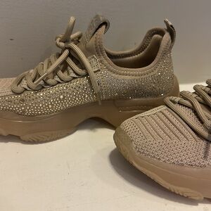 Elegant Tan Steve Madden sneakers for girls